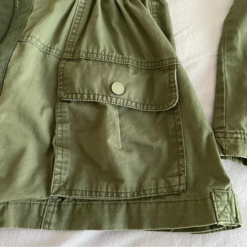 Army Green Jacket W/ Pink Flower Embroidery Small Boho Grunge 90’s Y2K - Picture 10 of 14